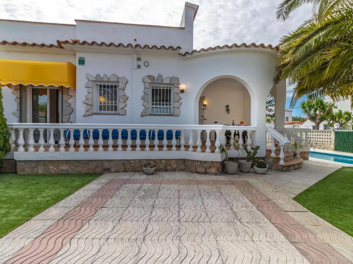 Holiday Home Green House By Interhome Empuriabrava